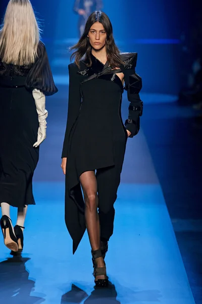 Look 27